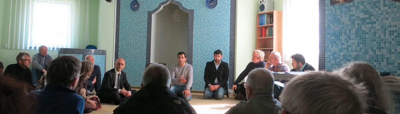 Gesprächsrunde in der Moschee