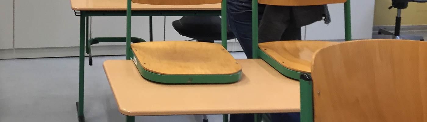 Schulmöbel